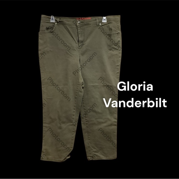 GV OLIVE COLOR DENIM SIZE 18.  GENTLY WORN WITH 5 POCKETS AMAZING DEAL, OR GIFT - Picture 1 of 3